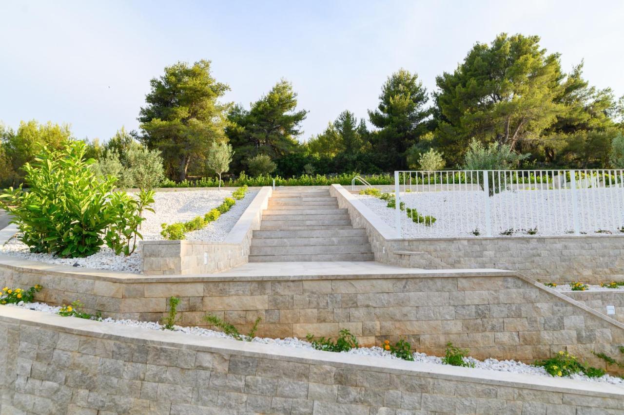 Malo More Resort Arbanija Εξωτερικό φωτογραφία