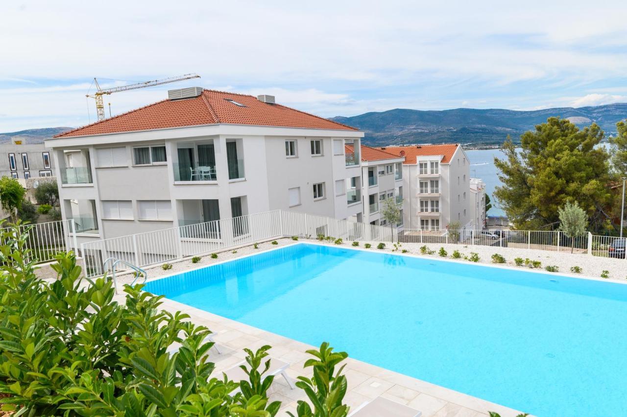 Malo More Resort Arbanija Εξωτερικό φωτογραφία