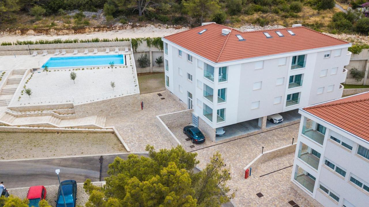 Malo More Resort Arbanija Εξωτερικό φωτογραφία