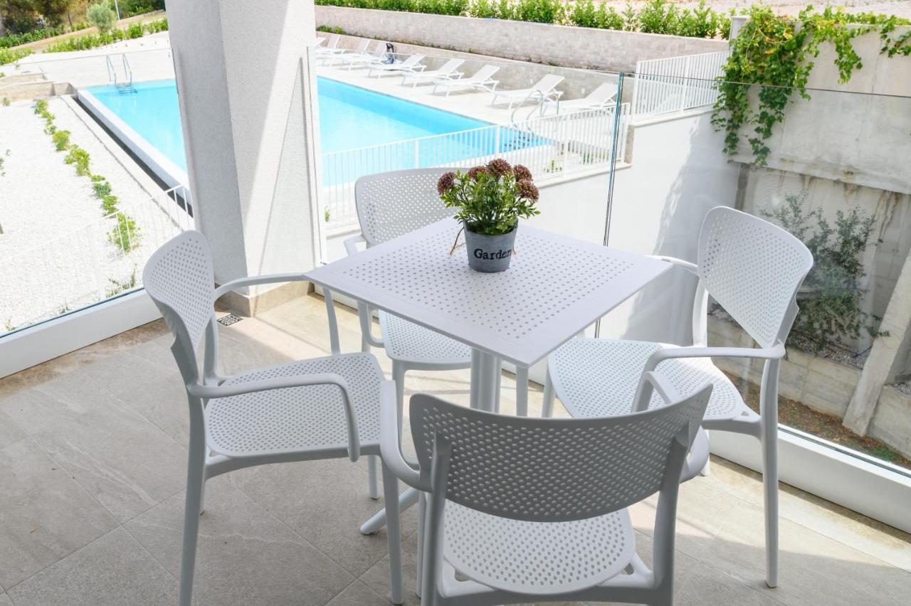 Malo More Resort Arbanija Εξωτερικό φωτογραφία
