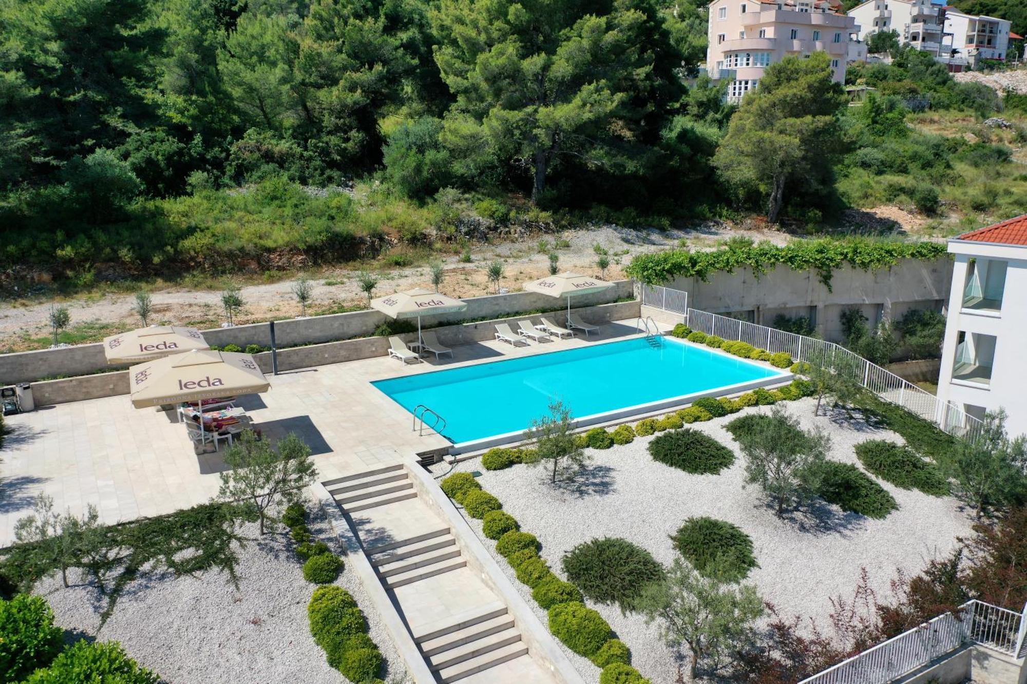 Malo More Resort Arbanija Εξωτερικό φωτογραφία